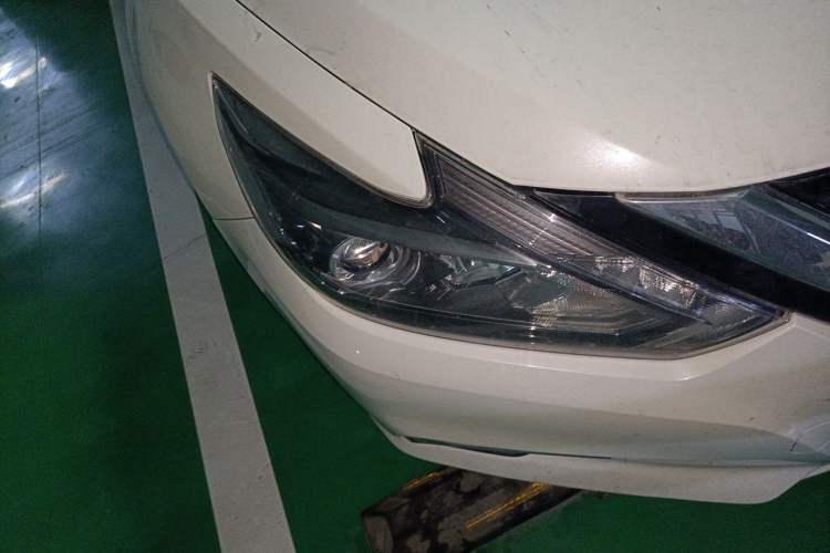 Used Nissan Teana 2016 Revised Version 2.0L XL Comfort Edition Right Front Headlight