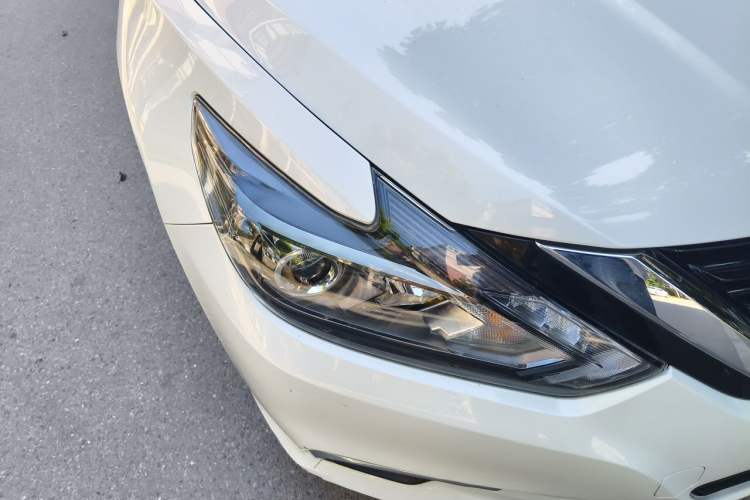Used Nissan Teana 2016 Revised Version 2.0L XL Comfort Edition Right Front Headlight