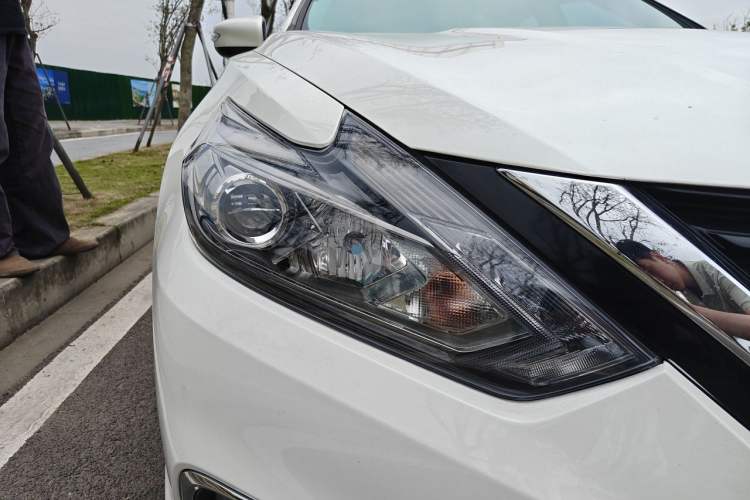 Used Nissan Teana 2016 Revised Version 2.0L XL Comfort Edition Right Front Headlight