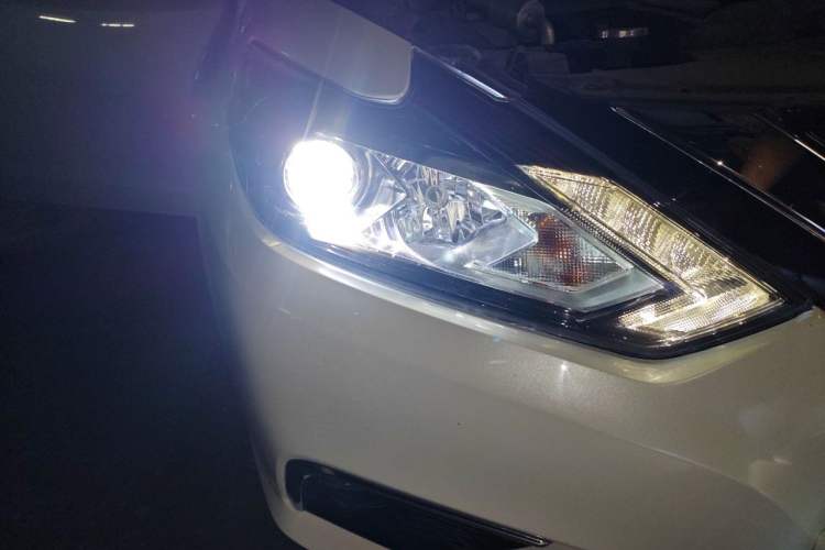 Used Nissan Teana 2016 Revised Version 2.0L XL Comfort Edition Right Front Headlight