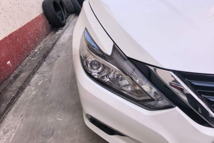 Used Nissan Teana 2016 2.0L XL Comfort Edition Right Front Headlight