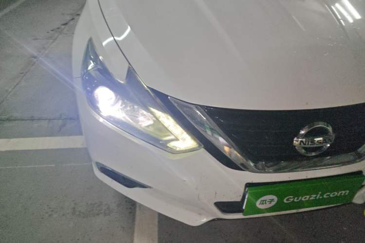 Used Nissan Teana 2016 Revised Version 2.0L XL Comfort Edition Right Front Headlight
