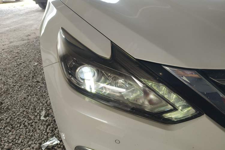Used Nissan Teana 2016 2.0L XL-Upper Smart Edition Right Front Headlight