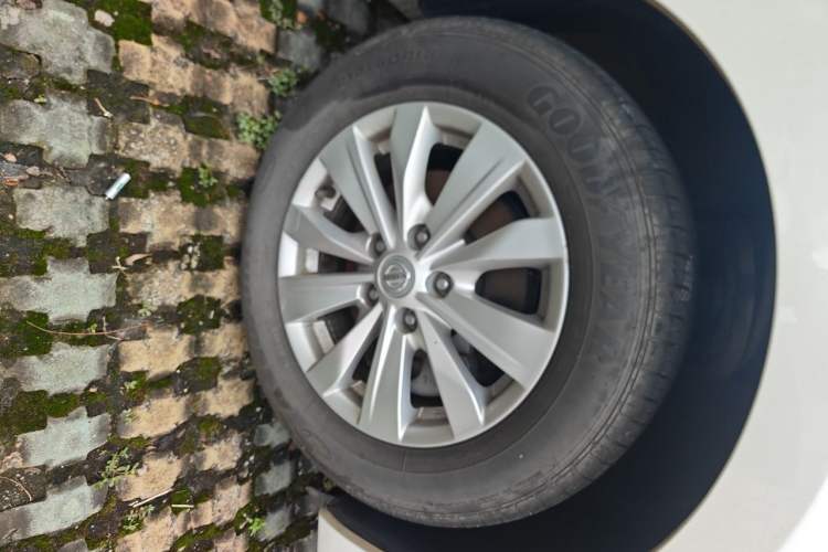 Used Nissan Teana 2016 Revised Version 2.0L XL Comfort Edition Right Front Wheel Hub
