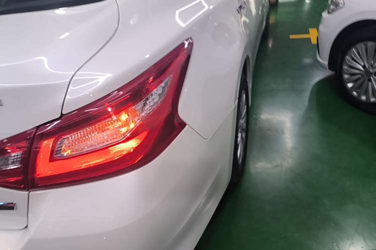 Used Nissan Teana 2016 Revised Version 2.0L XL Comfort Edition Right Rear Taillight