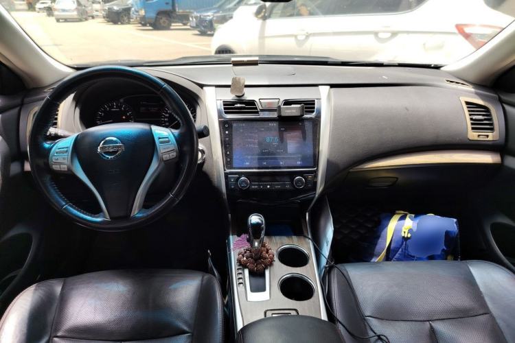 Used Nissan Teana 2018 2.0L XL Smart Upgrade Edition Center Console