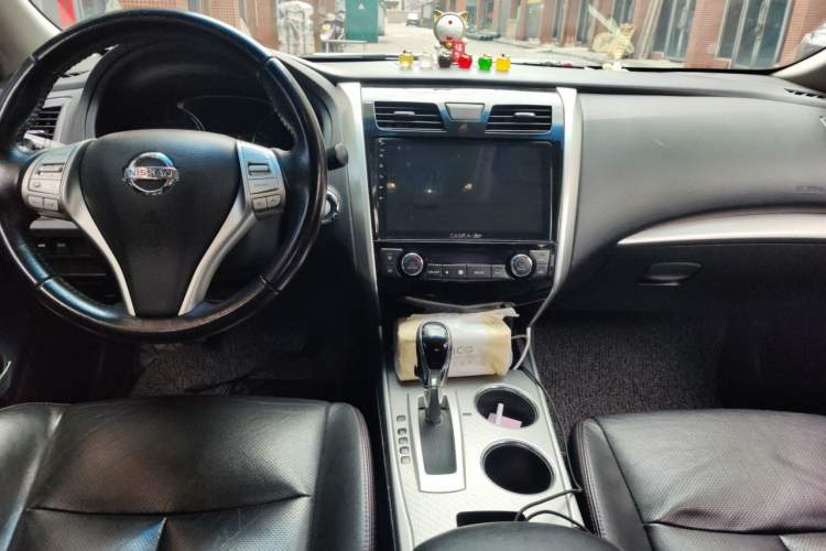 Used Nissan Teana 2018 2.0L XL Smart Upgrade Edition Center Console