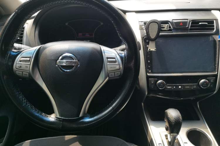 Used Nissan Teana 2018 2.0L XL Smart Upgrade Edition Center Console