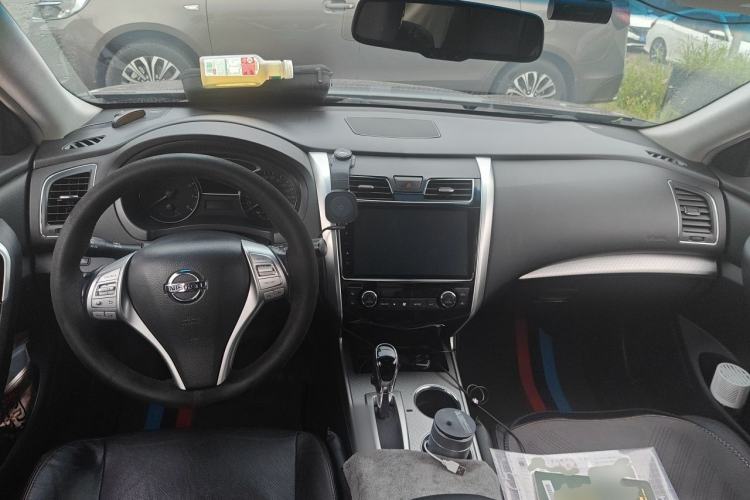 Used Nissan Teana 2018 2.0L XL Smart Upgrade Edition Center Console
