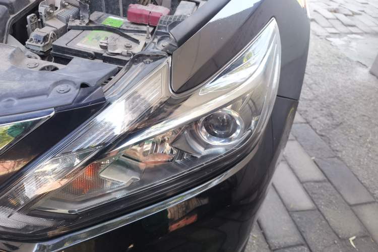 Used Nissan Teana 2018 2.0L XL Smart Upgrade Edition Engine Bay Left