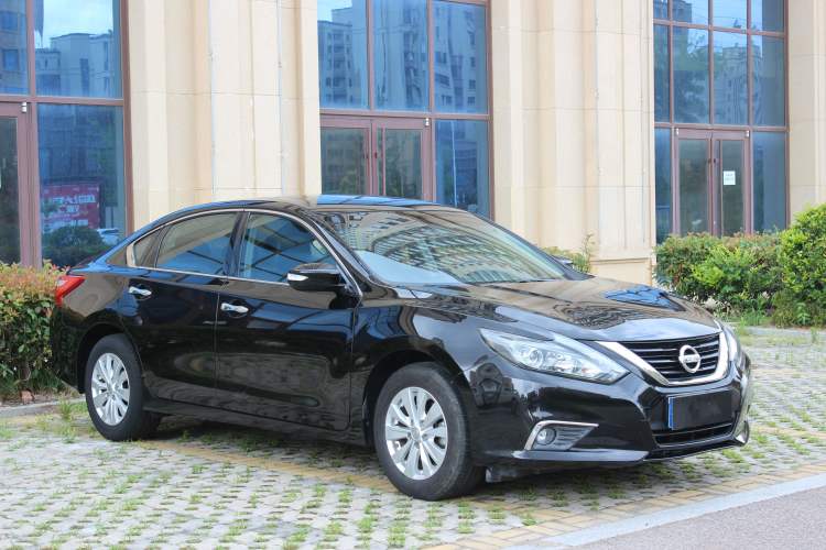 Used Nissan Teana 2018 2.0L XL Smart Upgrade Edition Front Right 45 Deg