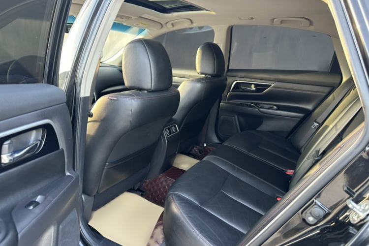 Used Nissan Teana 2018 2.0L XL Smart Upgrade Edition Interior 4