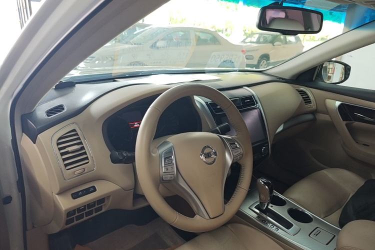 Used Nissan Teana 2018 2.0L XL Smart Upgrade Edition Center Console