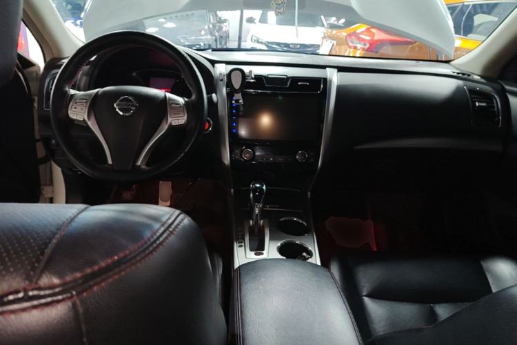 Used Nissan Teana 2018 2.0L XL Smart Upgrade Edition Center Console
