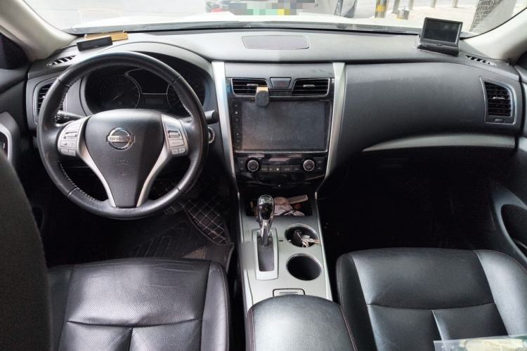Used Nissan Teana 2018 2.0L XL Smart Upgrade Edition Center Console