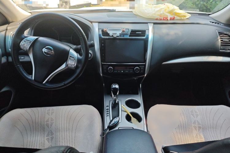Used Nissan Teana 2018 2.0L XL Smart Upgrade Edition Center Console