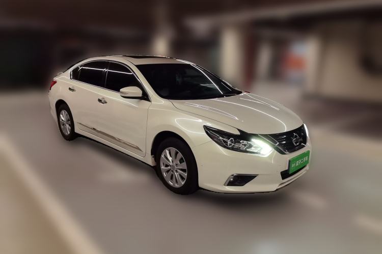 Used Nissan Teana 2018 2.0L XL Smart Upgrade Edition Front Right 45 Deg