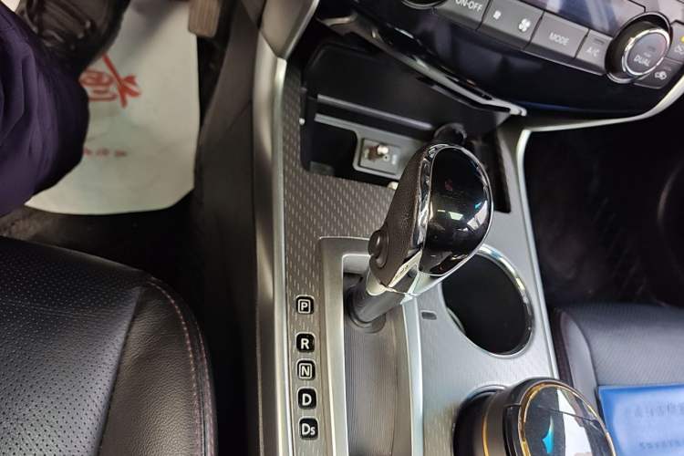 Used Nissan Teana 2018 2.0L XL Smart Upgrade Edition Gear Lever