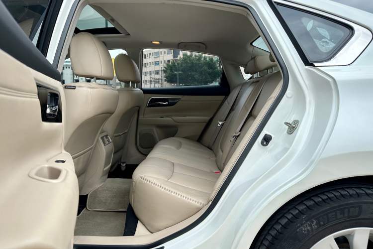 Used Nissan Teana 2018 2.0L XL Smart Upgrade Edition Interior 2