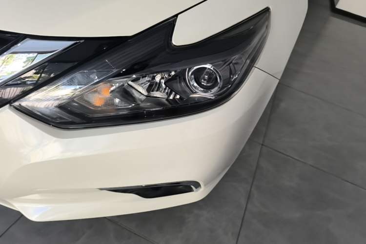 Used Nissan Teana 2018 2.0L XL Smart Upgrade Edition Left Front Headlight