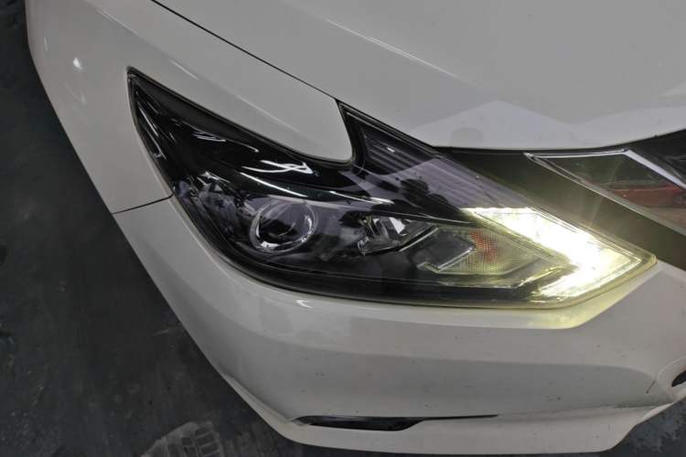Used Nissan Teana 2018 2.0L XL Smart Upgrade Edition Right Front Headlight