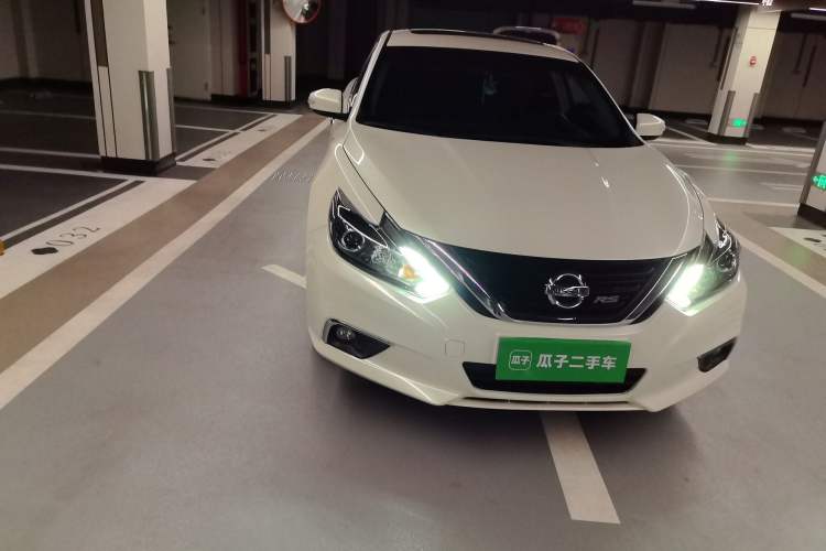 Used Nissan Teana 2018 2.0L XL Smart Upgrade Edition Right Front Headlight