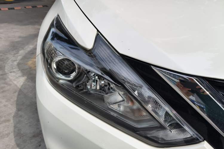 Used Nissan Teana 2018 2.0L XL Smart Upgrade Edition Right Front Headlight