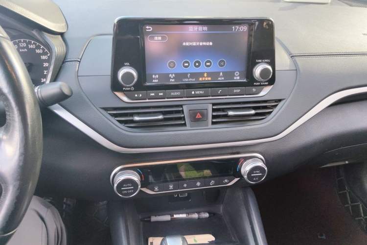 Used Nissan Teana 2019 2.0L XL Comfort Edition Audio And AC Panel