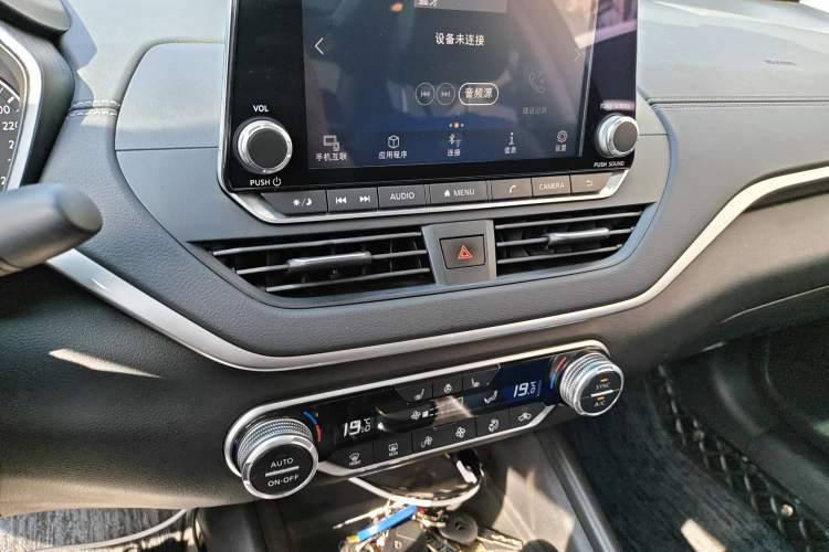 Used Nissan Teana 2019 2.0T XL Upper Smart Enjoyment Version Audio And AC Panel
