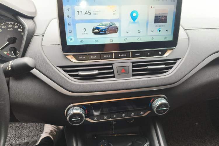 Used Nissan Teana 2019 2.0L XL Comfort Edition Audio And AC Panel