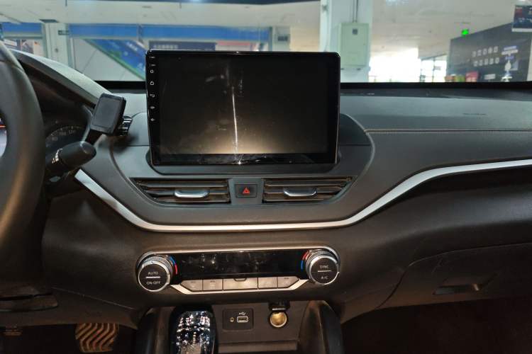 Used Nissan Teana 2019 2.0L XL Comfort Edition Audio And AC Panel