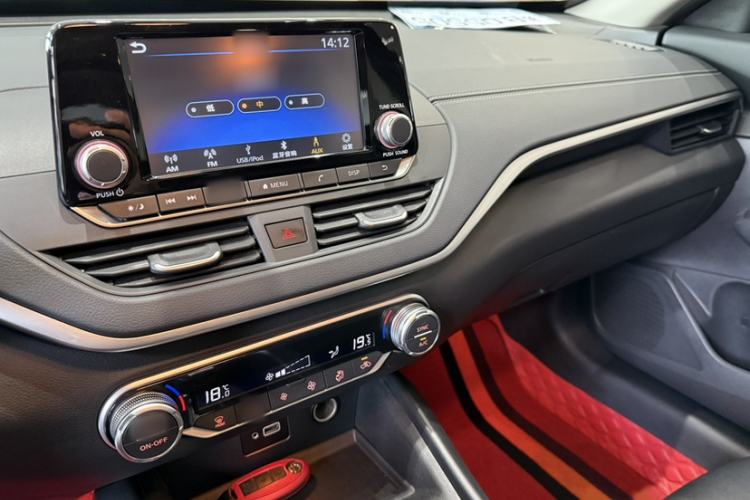 Used Nissan Teana 2019 2.0L XL Comfort Edition Audio And AC Panel