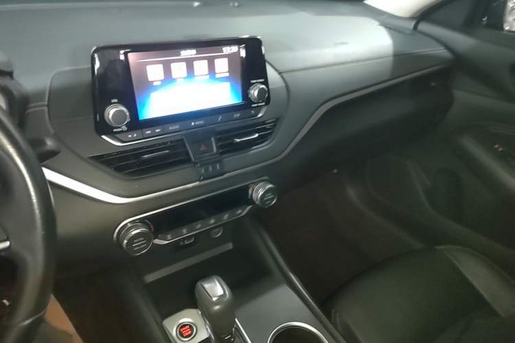 Used Nissan Teana 2019 2.0L XL Comfort Edition Audio And AC Panel
