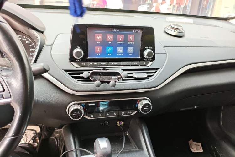Used Nissan Teana 2019 2.0L XL Comfort Edition Audio And AC Panel