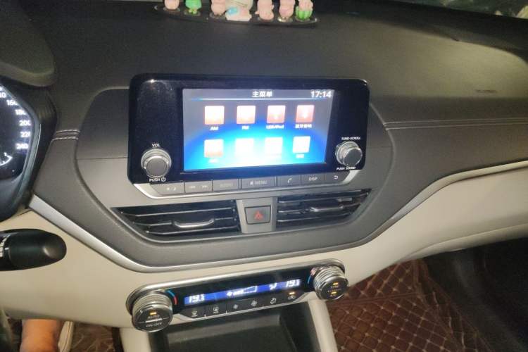 Used Nissan Teana 2019 2.0L XL Comfort Edition Audio And AC Panel