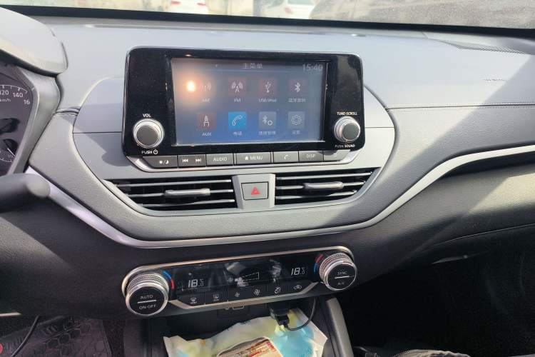 Used Nissan Teana 2019 2.0L XL Comfort Edition Audio And AC Panel