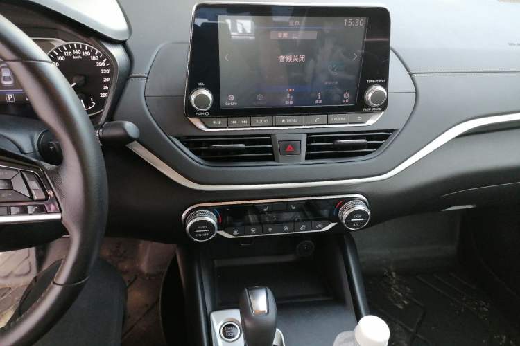 Used Nissan Teana 2019 2.0T XL Upper Smart Enjoyment Version Audio And AC Panel
