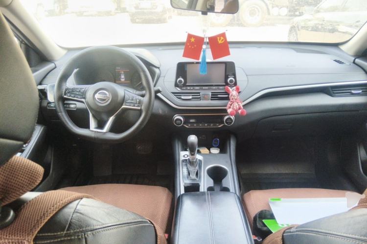 Used Nissan Teana 2019 2.0L XL Comfort Edition Center Console
