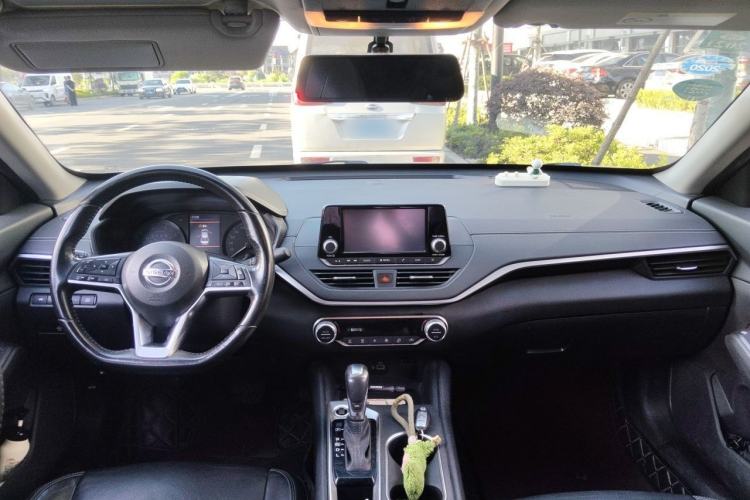 Used Nissan Teana 2019 2.0L XL Comfort Edition Center Console