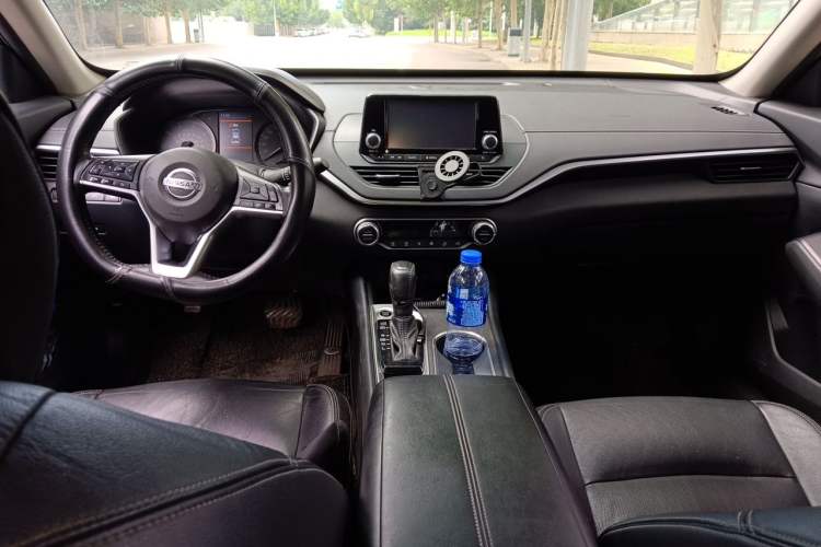 Used Nissan Teana 2019 2.0L XL Comfort Edition Center Console