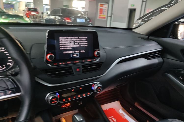 Used Nissan Teana 2019 2.0L XL Upper SmartDrive Version Center Console