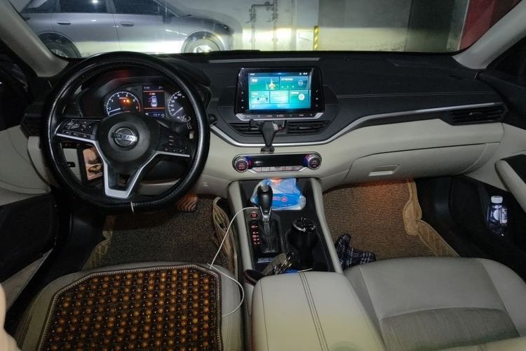 Used Nissan Teana 2019 2.0L XL Comfort Edition Center Console