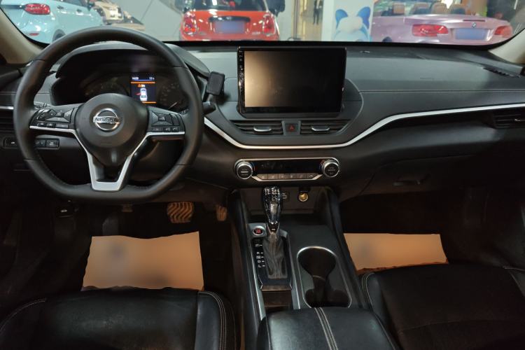Used Nissan Teana 2019 2.0L XL Comfort Edition Center Console