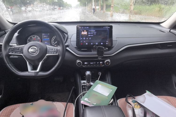 Used Nissan Teana 2019 2.0L XL Comfort Edition Center Console