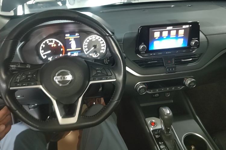 Used Nissan Teana 2019 2.0L XL Comfort Edition Center Console