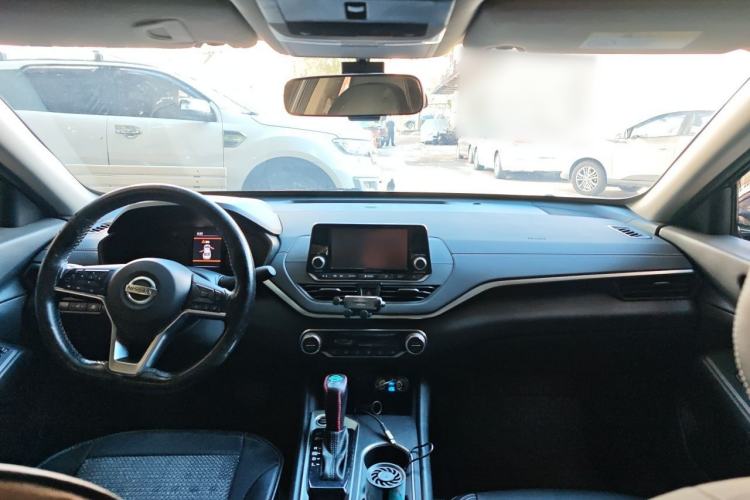 Used Nissan Teana 2019 2.0L XL Comfort Edition Center Console