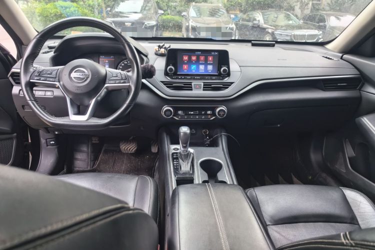 Used Nissan Teana 2019 2.0L XL Comfort Edition Center Console