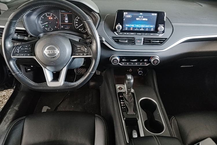 Used Nissan Teana 2019 2.0L XL Comfort Edition Center Console