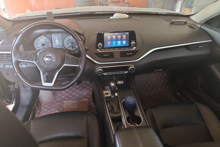 Used Nissan Teana 2019 2.0L XL Comfort Edition Center Console