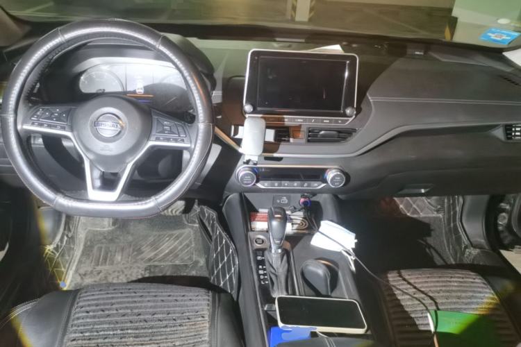 Used Nissan Teana 2019 2.0L XL Comfort Edition Center Console